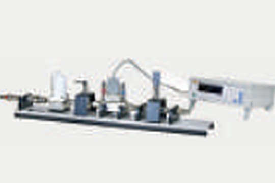 Gas flow calibration rig with flow meters in line